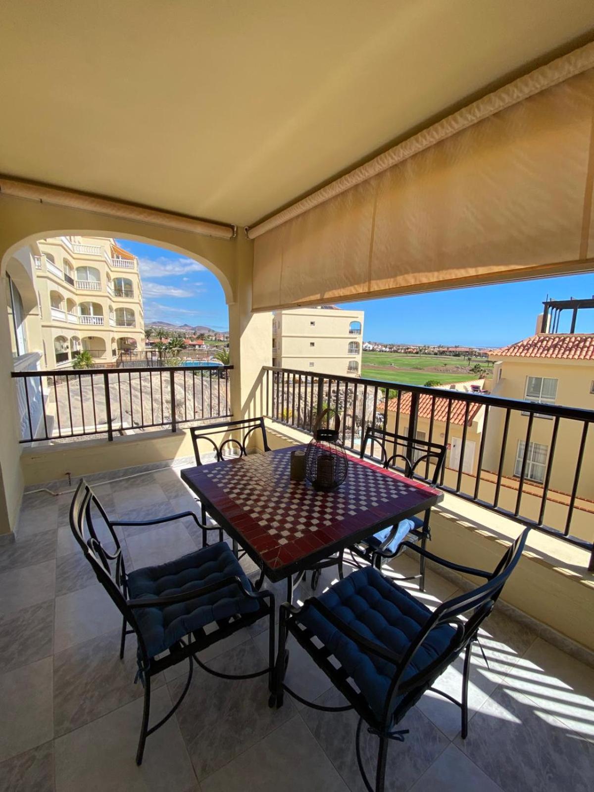 Appartamento La Paz. Lovely Overlooking The Golf And Sea San Miguel de Abona